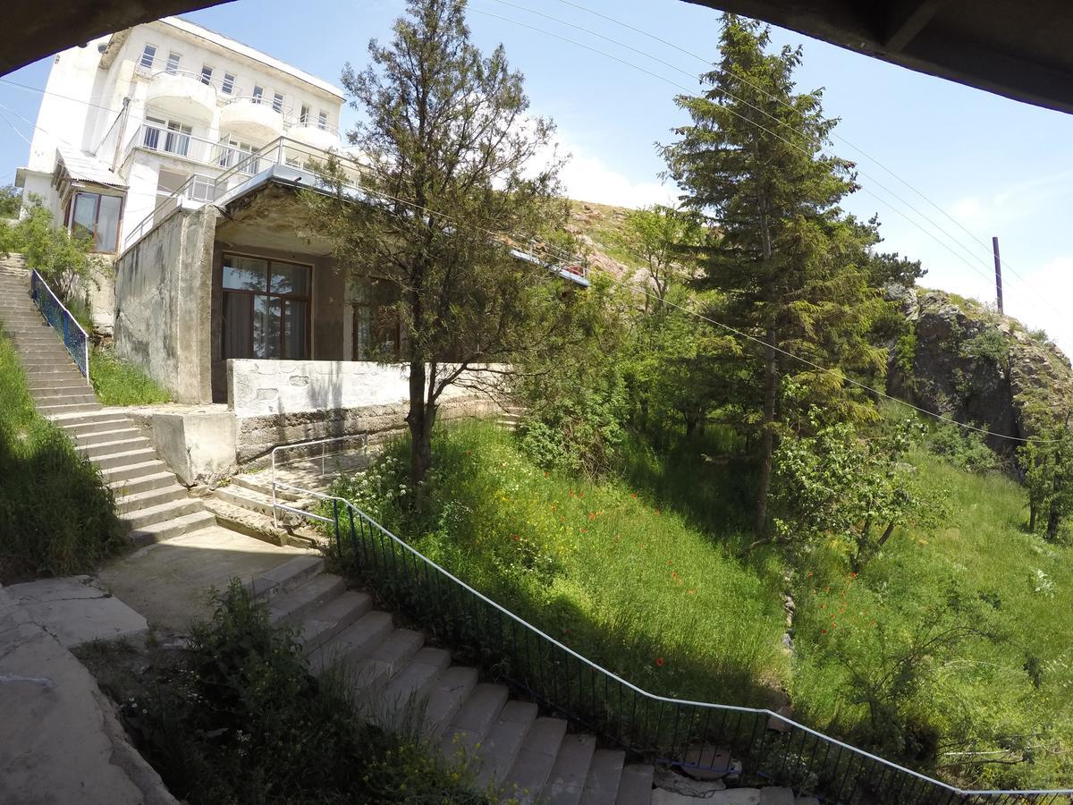 Sevan Writers House Luaran gambar